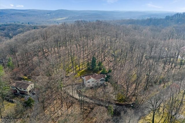 24 Lord William Penn Dr, Morris Twp., NJ 07960