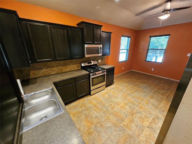 9505 E Woodmark, Conroe, TX 77304