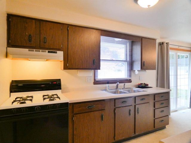 1844 JUNIPER DRIVE, Green Bay, WI 54302