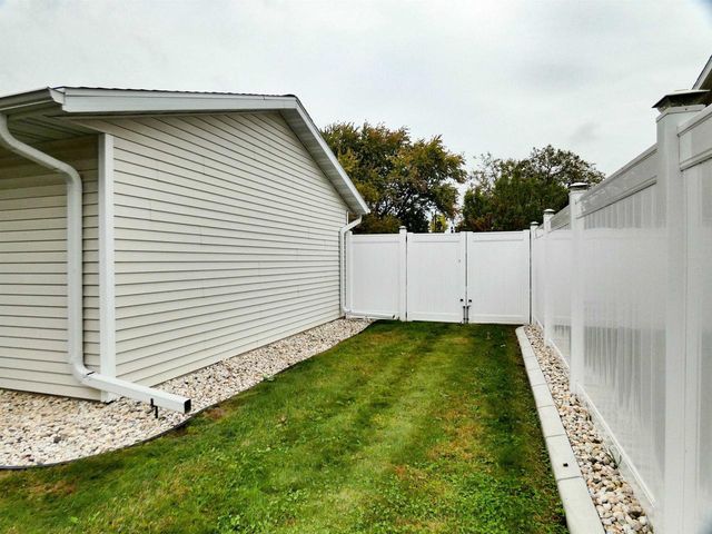 1844 JUNIPER DRIVE, Green Bay, WI 54302