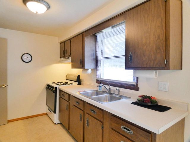 1844 JUNIPER DRIVE, Green Bay, WI 54302