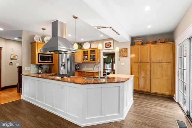 208 FIRST AVE, Haddon Heights, NJ 08035