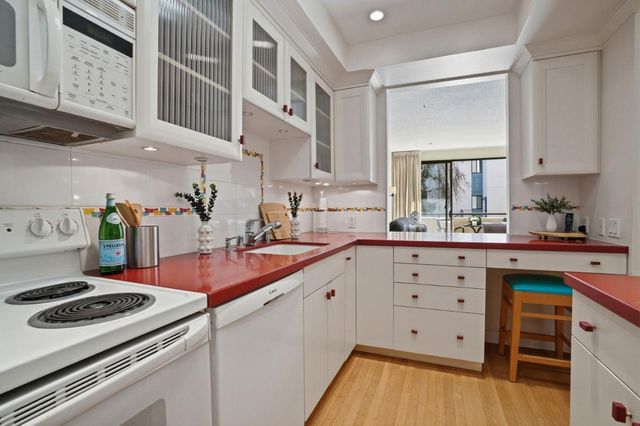 525 Almer Road 106, Burlingame, CA 94010