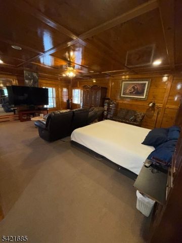 90 Emmans Rd, Roxbury Twp., NJ 07852