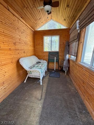 90 Emmans Rd, Roxbury Twp., NJ 07852