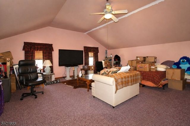 90 Emmans Rd, Roxbury Twp., NJ 07852