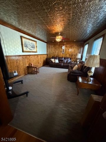 90 Emmans Rd, Roxbury Twp., NJ 07852