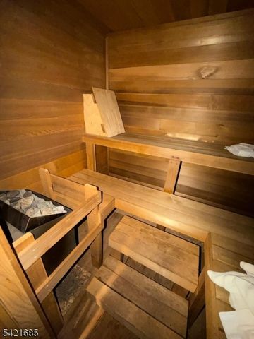 90 Emmans Rd, Roxbury Twp., NJ 07852