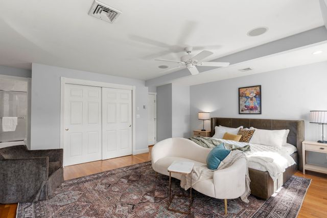85 Dartmouth St PH, Boston, MA 02116
