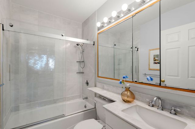 85 Dartmouth St PH, Boston, MA 02116