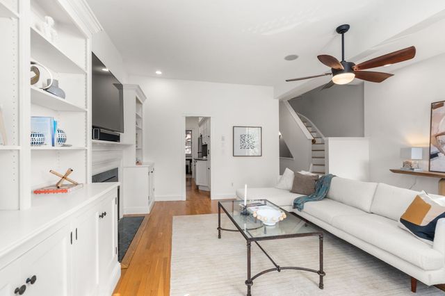 85 Dartmouth St PH, Boston, MA 02116