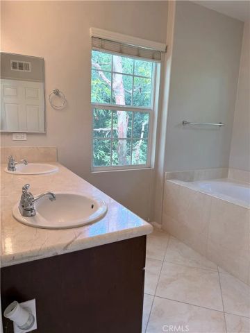 15231 Calverton, Tustin, CA 92782
