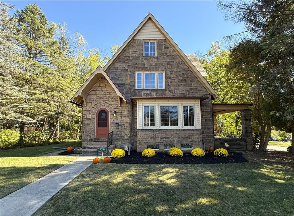 1016 Hamilton Ave, Latrobe, PA 15650