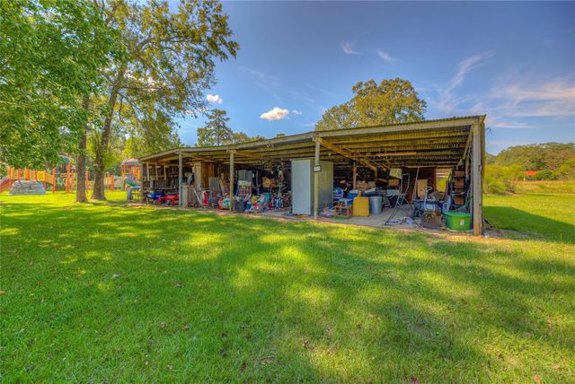 438 Bird Road, Livingston, TX 77351