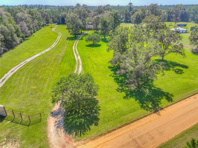 438 Bird Road, Livingston, TX 77351