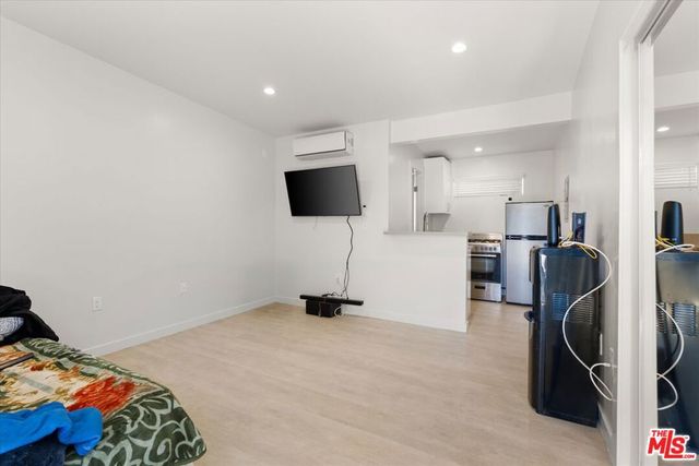 9910 S Village Drive, Inglewood, CA 90305