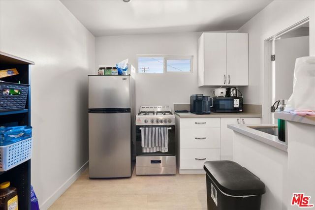 9910 S Village Drive, Inglewood, CA 90305