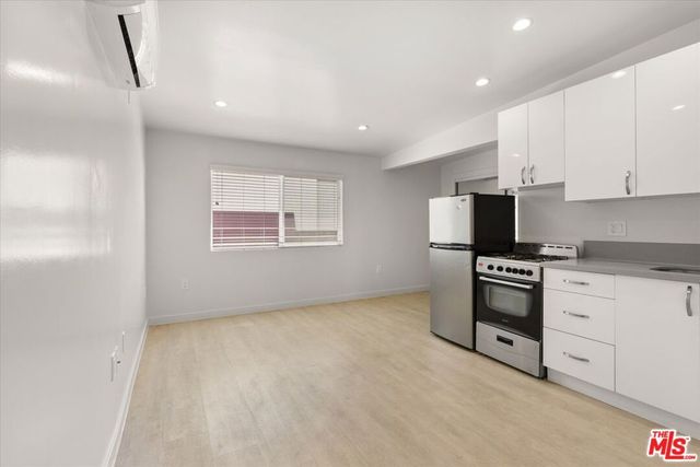 9910 S Village Drive, Inglewood, CA 90305