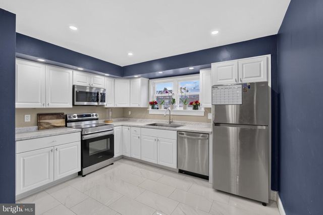 1118 TRIBBETT AVE, Sharon Hill, PA 19079