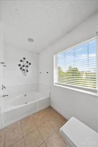 7985 Misty Shore Drive, West Chester, OH 45069