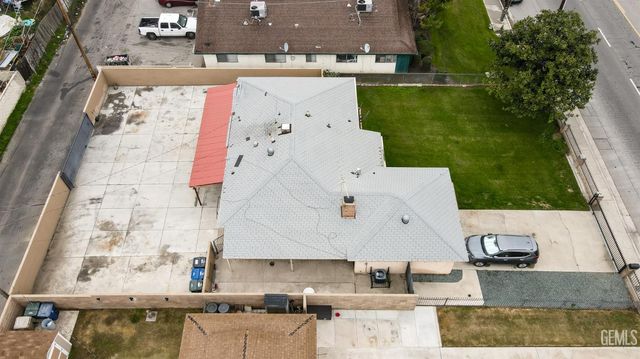 1913 Ming Avenue, Bakersfield, CA 93304