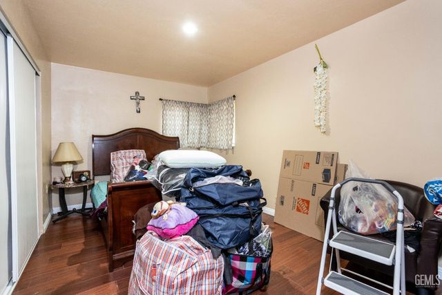 1913 Ming Avenue, Bakersfield, CA 93304