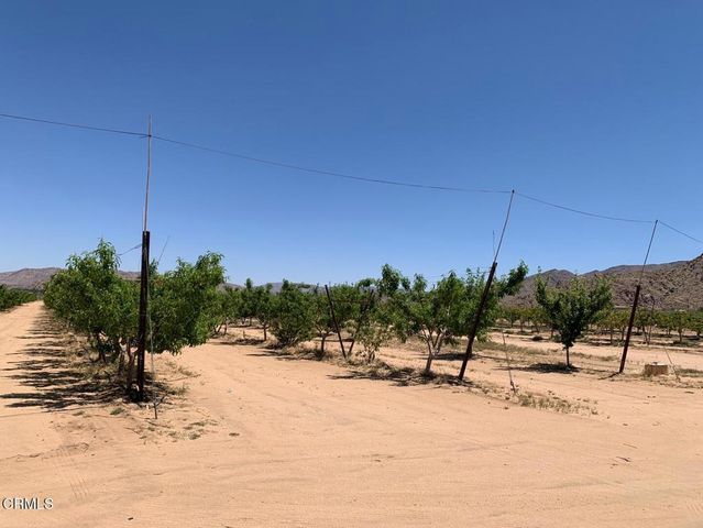 24055 Ottawa Road, Apple Valley, CA 92307