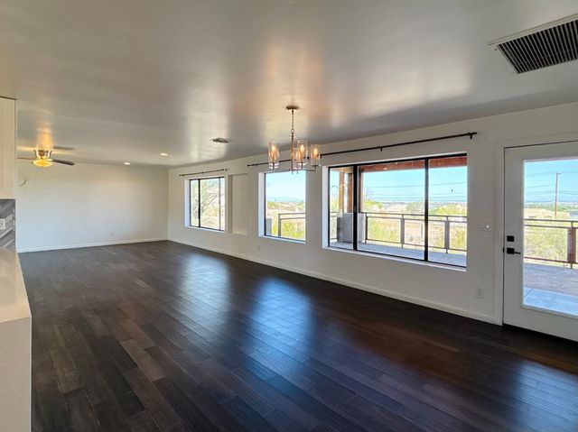 1750 W Pearce Road, Phoenix, AZ 85041