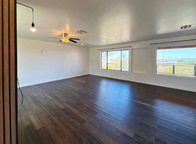 1750 W Pearce Road, Phoenix, AZ 85041