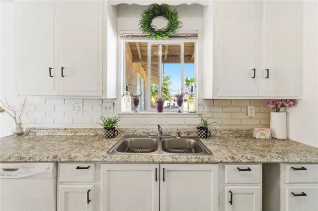 1104 Bigger St, Barstow, CA 92311