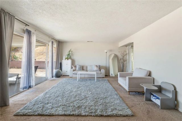 1104 Bigger St, Barstow, CA 92311