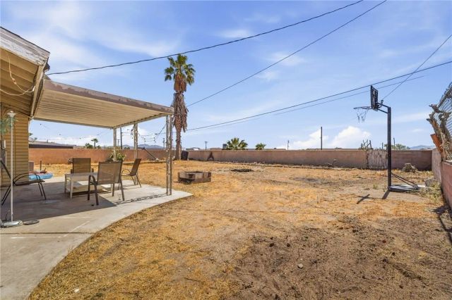 1104 Bigger St, Barstow, CA 92311