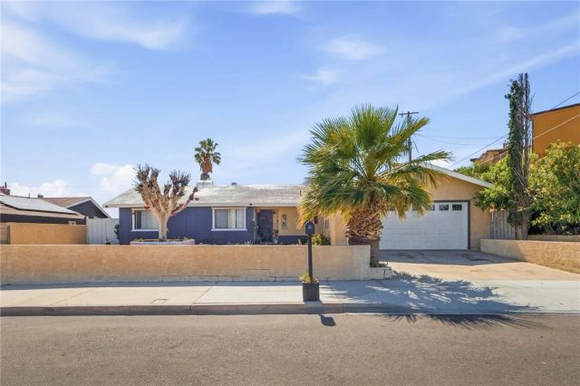 1104 Bigger St, Barstow, CA 92311