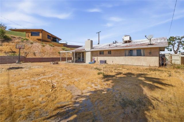 1104 Bigger St, Barstow, CA 92311