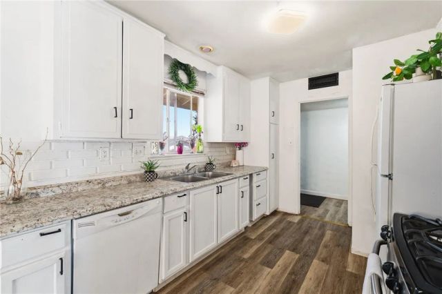 1104 Bigger St, Barstow, CA 92311