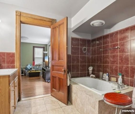 96-98 11th Street, Newark, NJ 07107