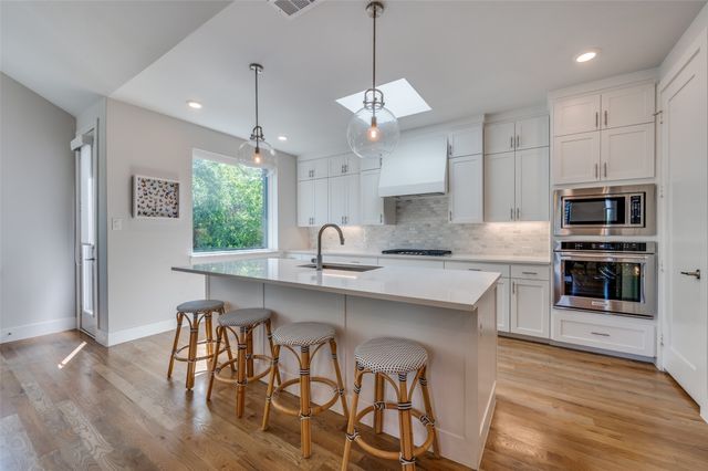 9142 Prado Lane, Dallas, TX 75220