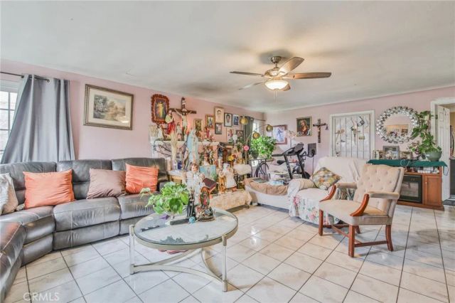8217 Broadway Street, Los Angeles, CA 90003