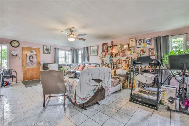 8217 Broadway Street, Los Angeles, CA 90003