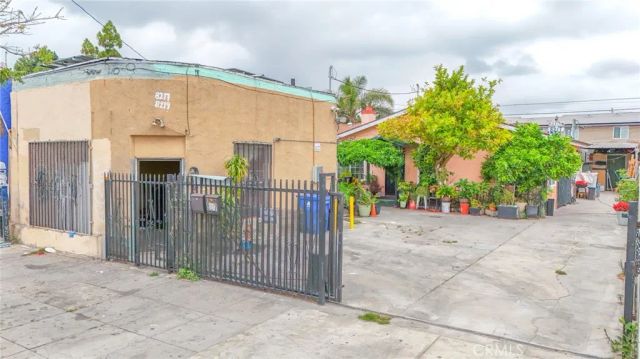 8217 Broadway Street, Los Angeles, CA 90003
