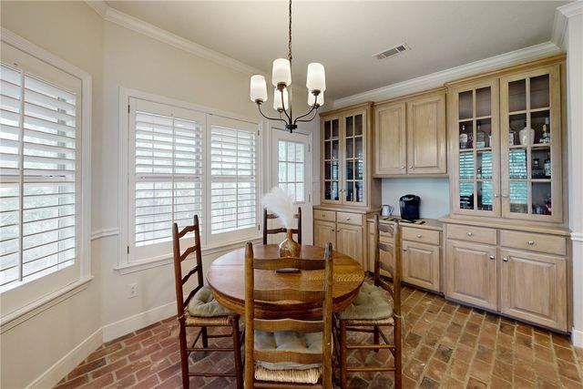 922 Grand Oaks Circle, College Station, TX 77840