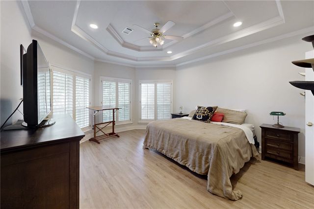 922 Grand Oaks Circle, College Station, TX 77840