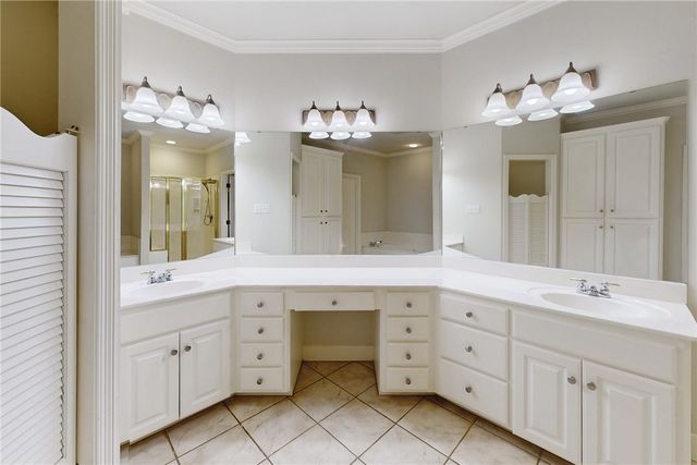 922 Grand Oaks Circle, College Station, TX 77840