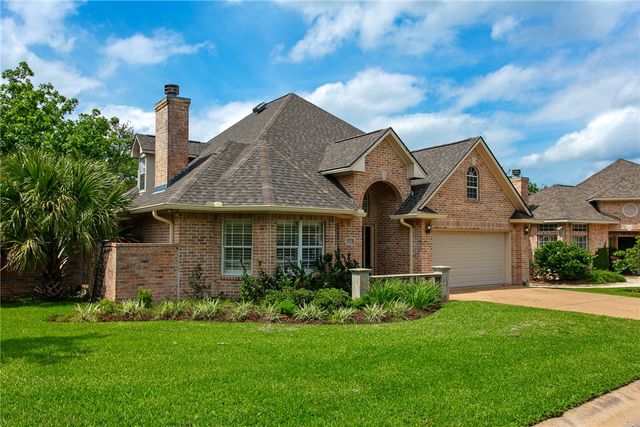 922 Grand Oaks Circle, College Station, TX 77840