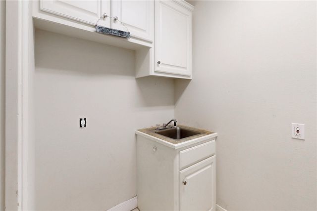 922 Grand Oaks Circle, College Station, TX 77840
