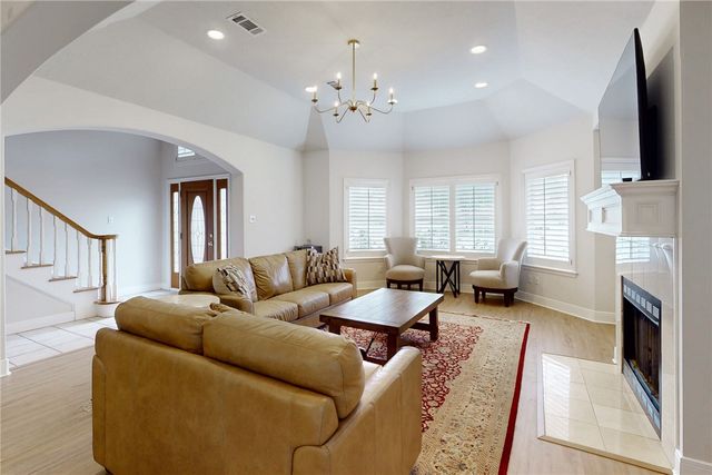 922 Grand Oaks Circle, College Station, TX 77840