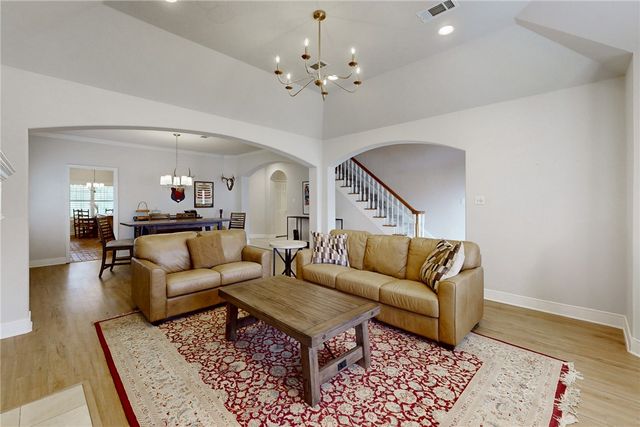922 Grand Oaks Circle, College Station, TX 77840