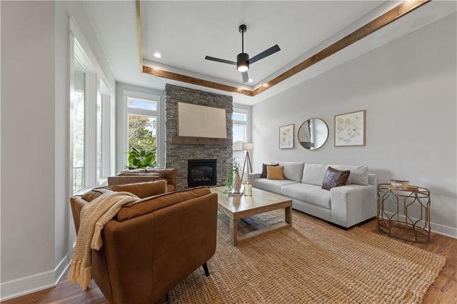 1612 SW Arbor Park Drive, Lee's Summit, MO 64082