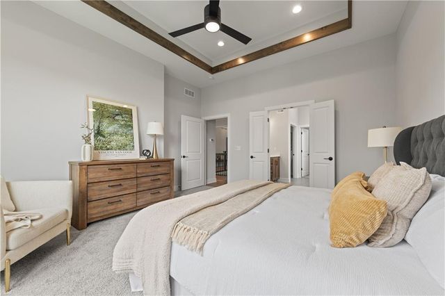 1612 SW Arbor Park Drive, Lee's Summit, MO 64082