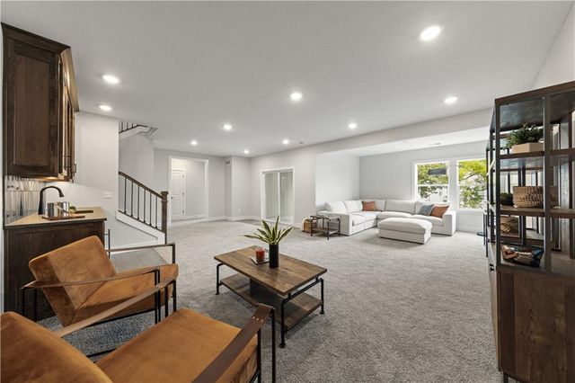 1612 SW Arbor Park Drive, Lee's Summit, MO 64082